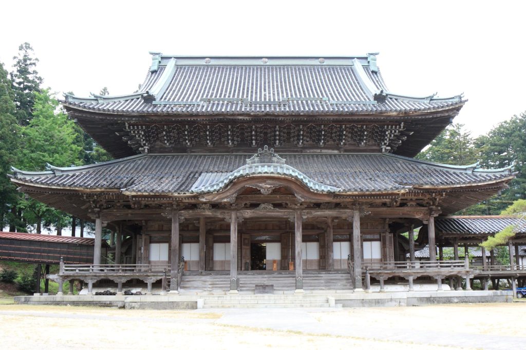 Zuisen-ji Temple: A Jōdo Shinshū Temple in Nanto, Japan 2 Zuisen-ji Temple