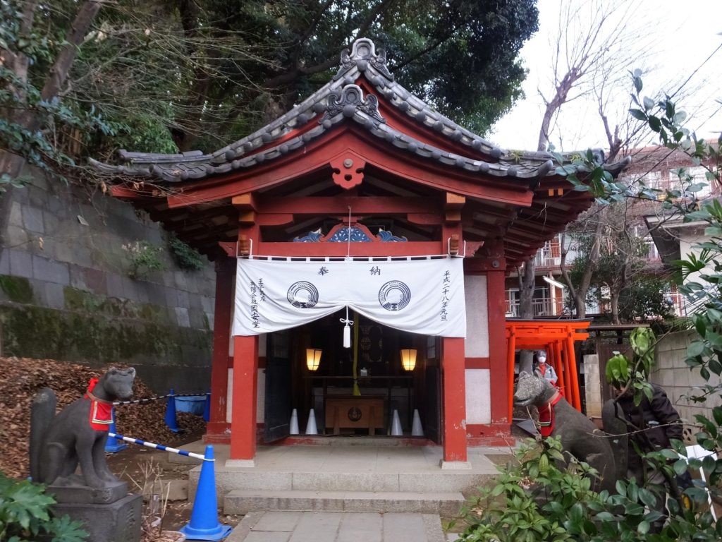 Ōji Inari-jinja: A Historic Inari Shrine in Tokyo 3 Ōji Inari-jinja