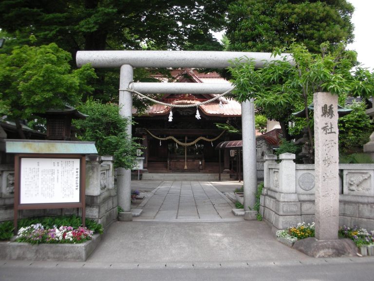 Isesaki Shrine: A Shinto Shrine of Isesaki, Japan