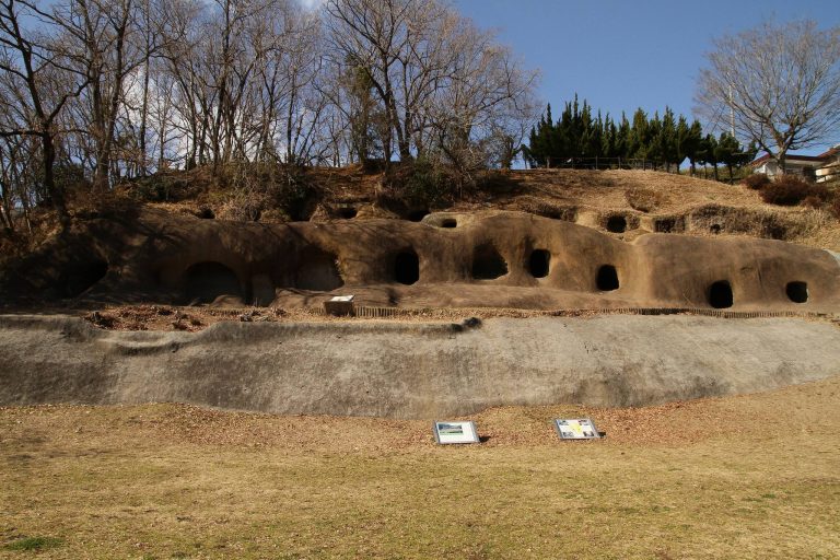 Kashiya Cave Tombs: A Large Ancient Necropolis in Japan
