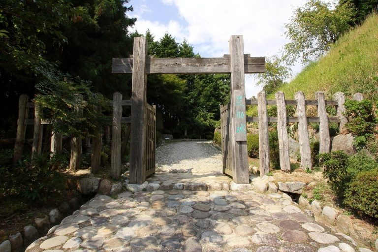 Mayumiyama Castle: A Sengoku-Period Mountain Castle in Japan