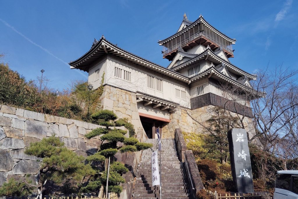Iwasaki Castle: A Japanese Hill Castle in Nisshin 3 Iwasaki Castle
