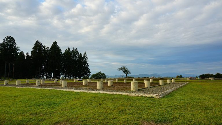 Hotta-no-saku: A Heian-Period Fortified Administrative Settlement in Japan
