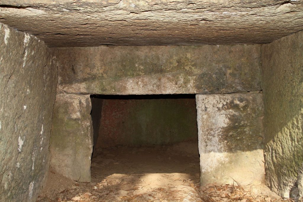Mibu-Kurumazuka Kofun: A Terminal Kofun-Period Burial Mound in Japan 2 Mibu-Kurumazuka Kofun