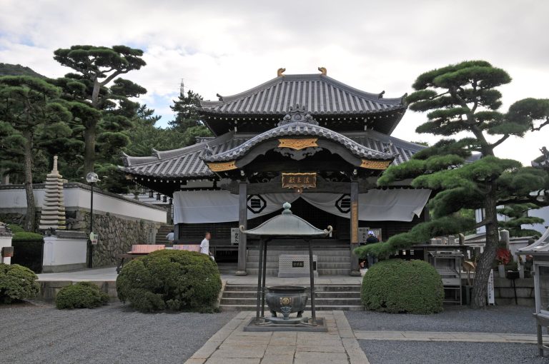Gōshō-ji Temple: A Shingon and Ji-shu Pilgrimage Temple in Japan
