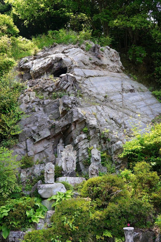 Matsuo-dera Temple: A Mountain Temple for Prayers Against Misfortune 2 Matsuo-dera Temple