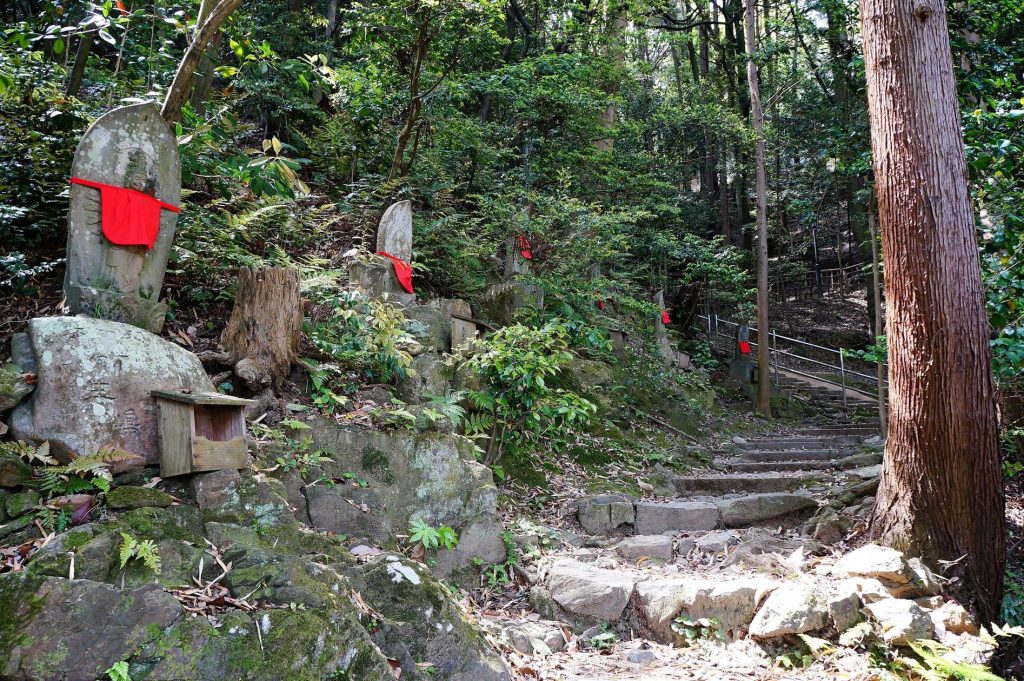 Matsuo-dera Temple: A Mountain Temple for Prayers Against Misfortune 5 Matsuo-dera Temple