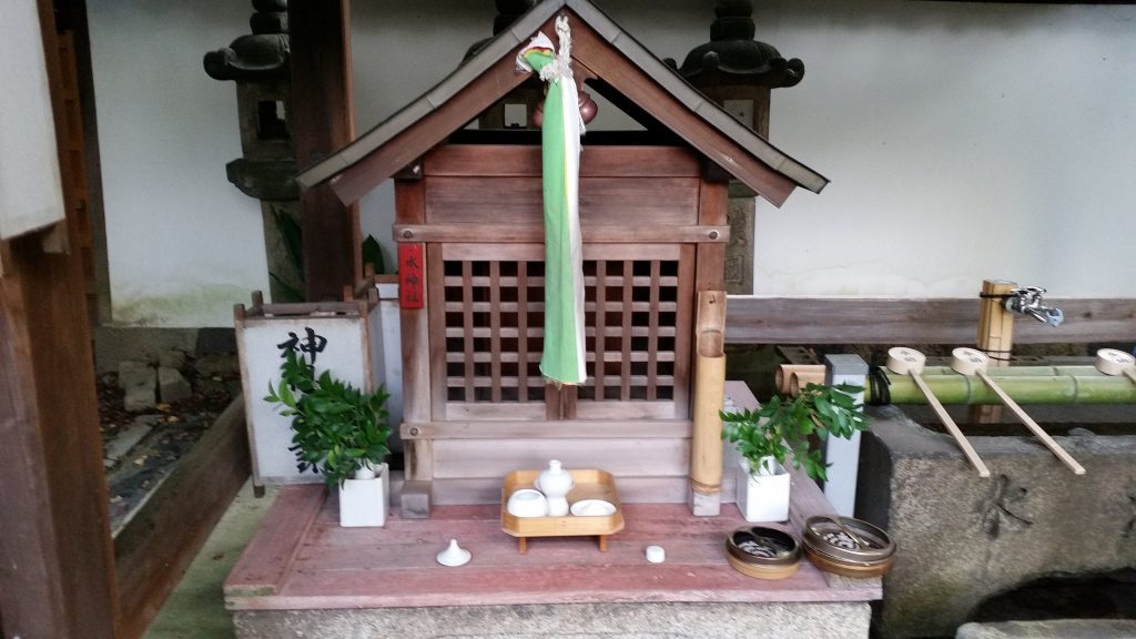 Kangō Shrine: A Historic Shinto Shrine in Nara, Japan 1 Kangō Shrine