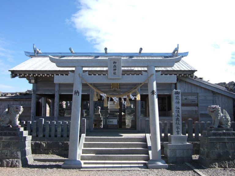 Ōtaki Ontake Shrine: A Mountain-Worship Shrine on Mount Kiso Ontake