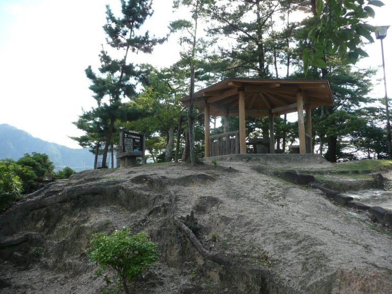 Miyao Castle: A Sengoku-Period Fortification on Itsukushima