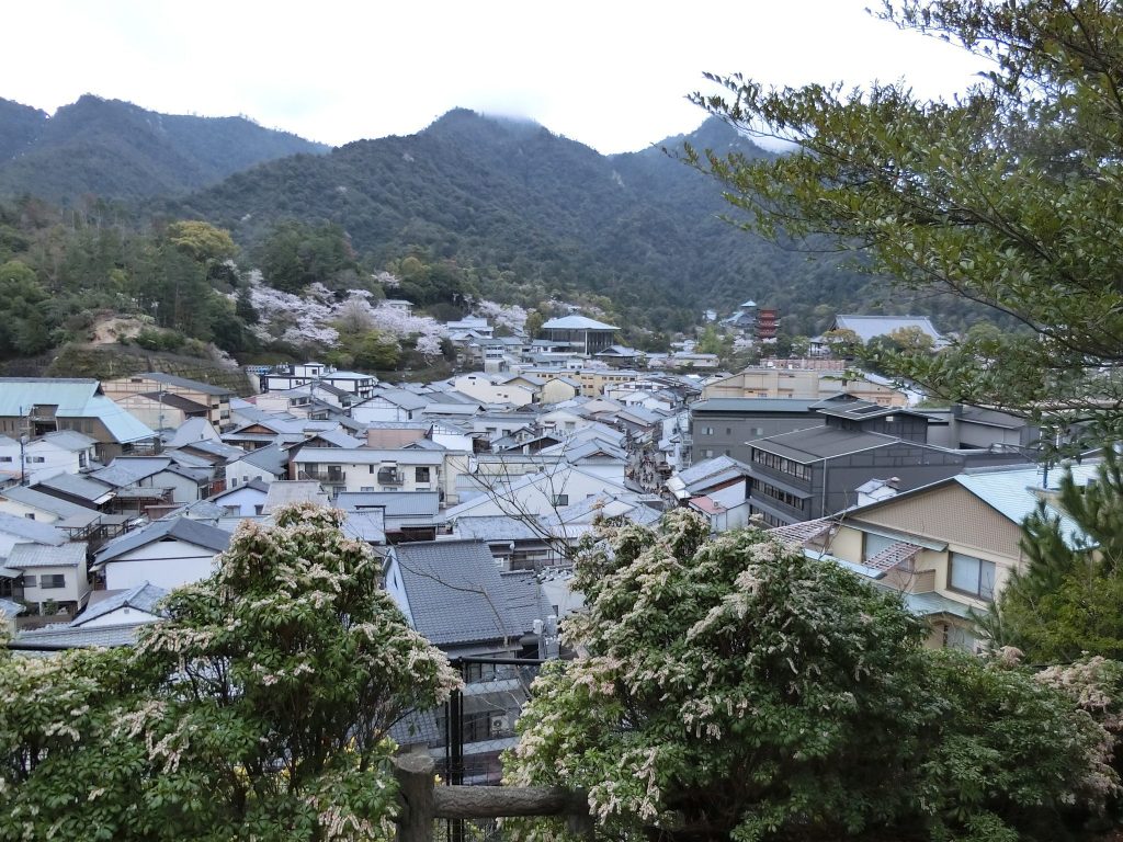 Miyao Castle: A Sengoku-Period Fortification on Itsukushima 3 Miyao Castle