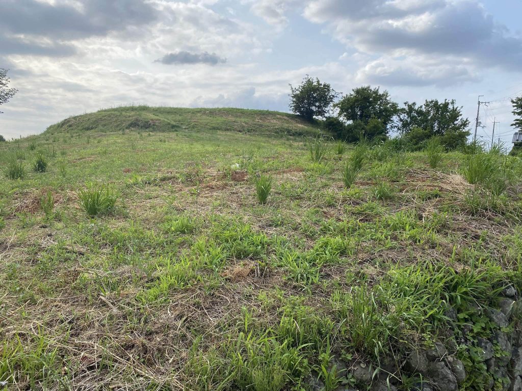 Hokenoyama Kofun: An Early Japanese Keyhole Burial Mound 4 Hokenoyama Kofun