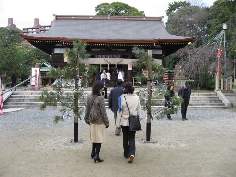 Yuzuruha Shrine: A Kumano Shrine in Kobe