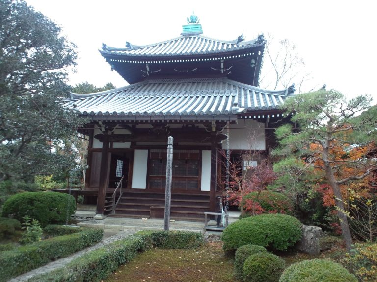 Anraku-ji Temple: A Jodo Buddhist Memorial Temple in Kyoto