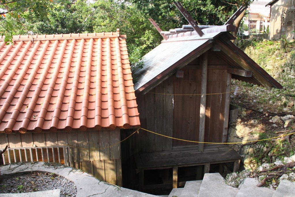 Ameku-gū: A Royal Shinto Shrine of the Ryukyu Kingdom 2 Ameku-gū