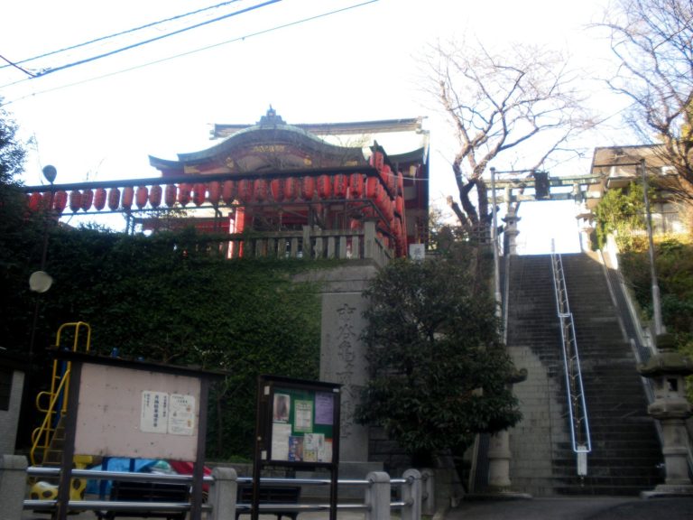 Ichigaya Kamegaoka Hachimangū: A Shinto Shrine in Tokyo