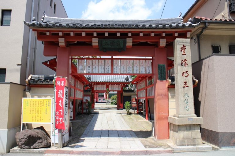 Shōman-in Temple: A Buddhist Branch Temple and Aizen Sacred Site in Osaka