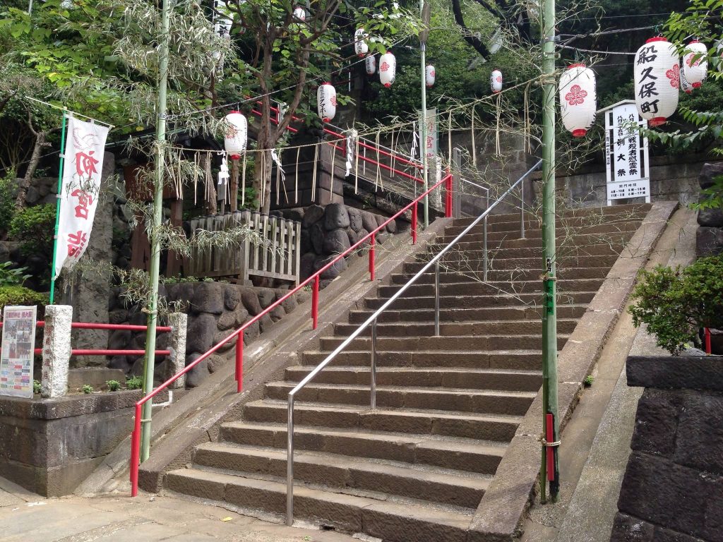 Suwa Shrine: A Tutelary Shrine of Fujisawa 3 Suwa Shrine