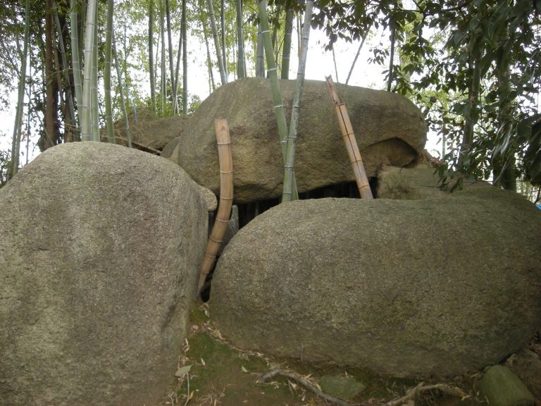 Kaihōzuka Kofun: A Late Kofun-Period Chiefly Tomb in Osaka