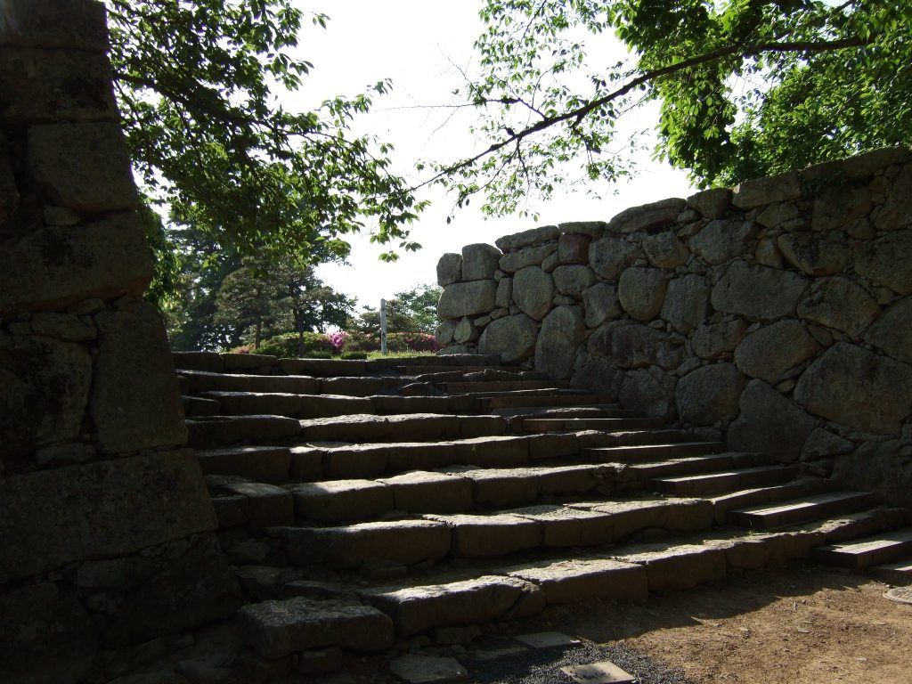 Tsuyama Castle: A Hirayama Castle and Domain Seat in Japan 4 Tsuyama Castle