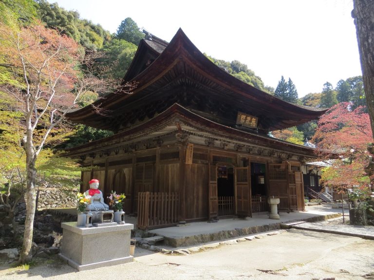 Jōkō-ji Temple: A Rinzai Buddhist Temple and Tokugawa Mausoleum Grounds