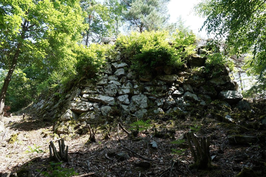Wakasa Oniga Castle: A Sengoku-Period Mountaintop Fortress in Japan 1 Wakasa Oniga Castle