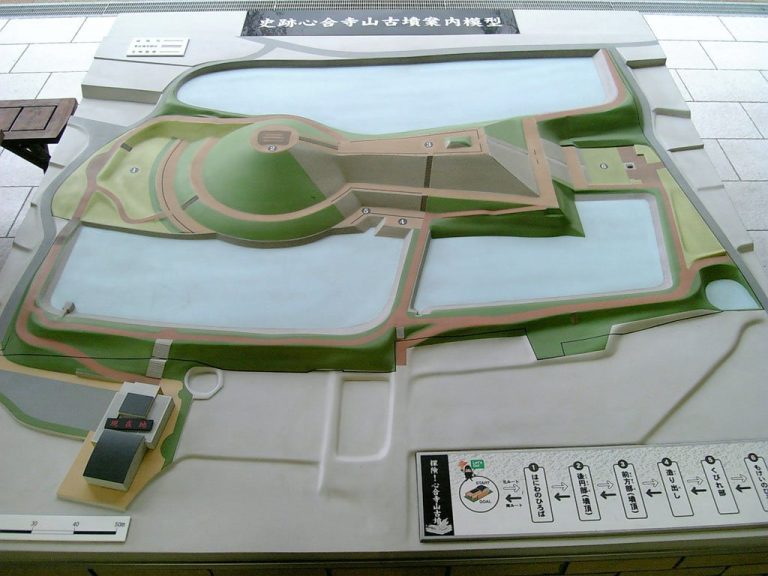Shionjiyama Kofun: A Fifth-Century Keyhole Burial Mound in Japan
