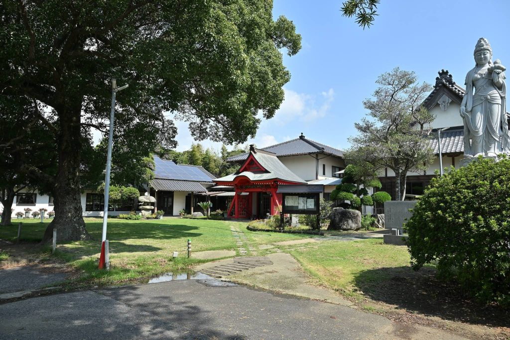 Gokuraku-ji Temple