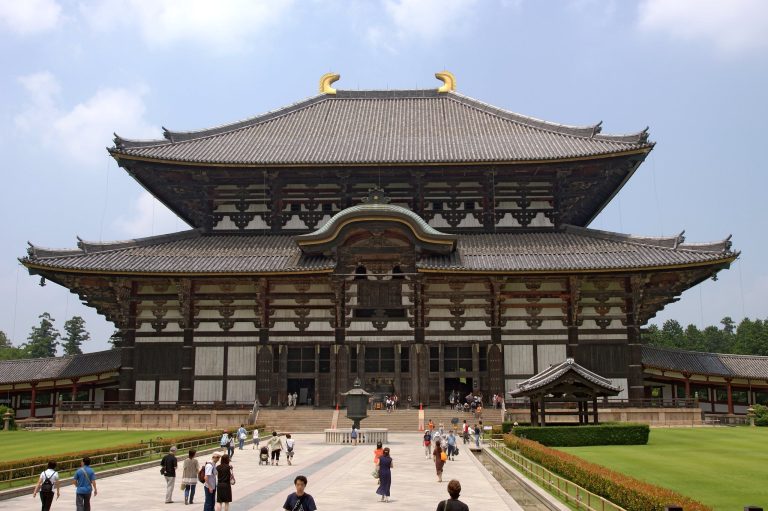 Tōdai-ji Temple: Buddhist Head Temple and Great Buddha Complex in Japan