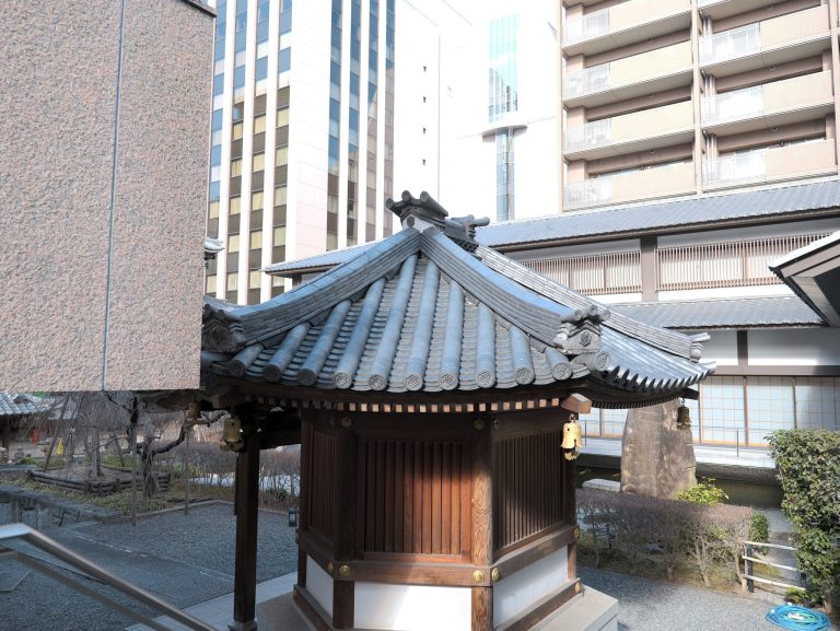 Rokkaku-dō Temple: Kyoto’s Kannon Pilgrimage Temple and Birthplace of Ikenobō Flower Arrangement