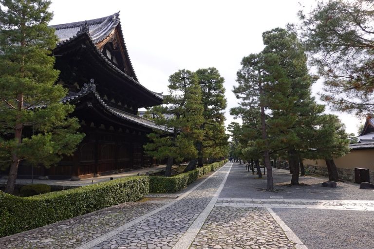 Daitoku-ji Temple: A Rinzai Zen Complex in Kyoto