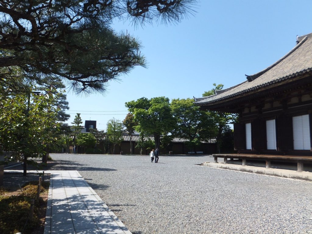 Sanjūsangen-dō Temple: A Kamakura-Period Buddhist Hall in Kyoto 2 Sanjūsangen-dō Temple