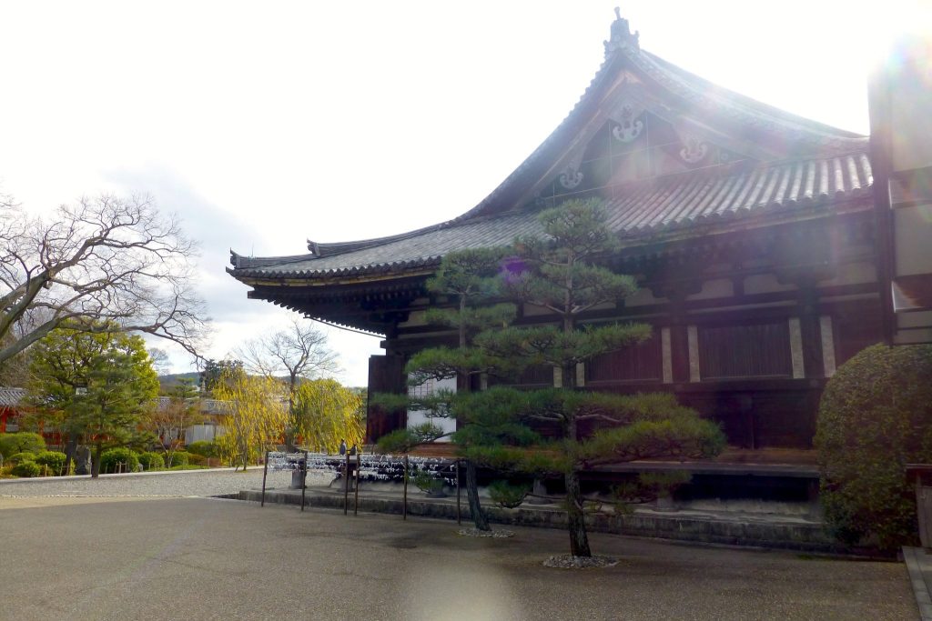 Sanjūsangen-dō Temple: A Kamakura-Period Buddhist Hall in Kyoto 3 Sanjūsangen-dō Temple