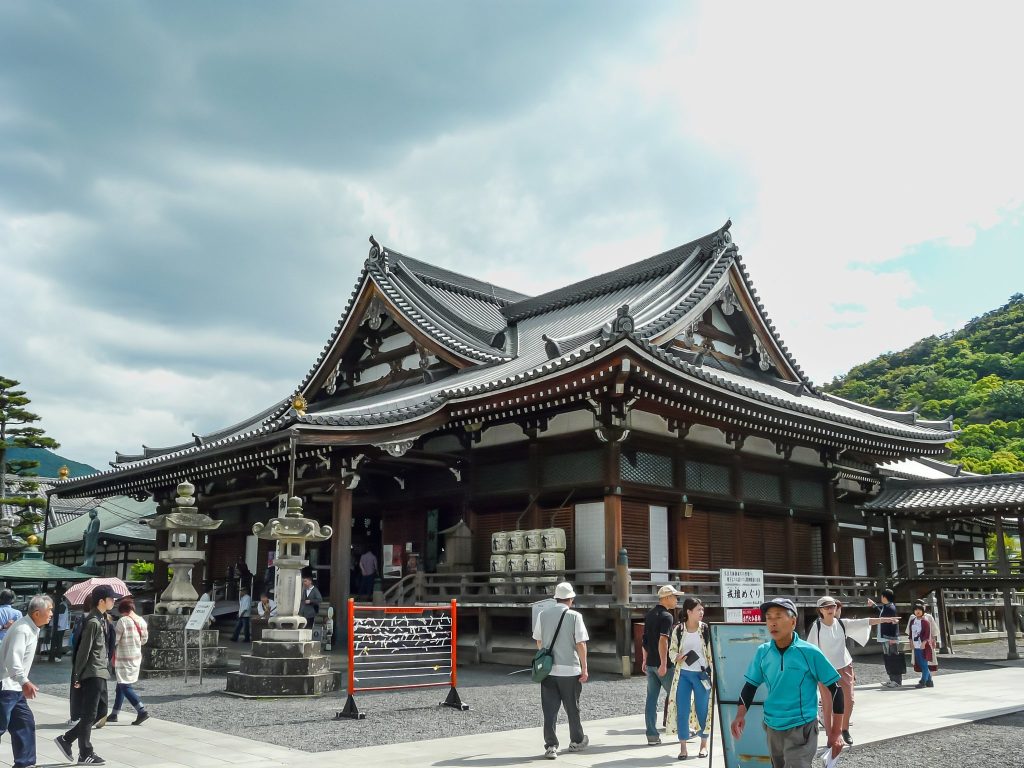 Zentsū-ji Temple