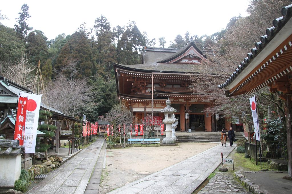 Hōgon-ji Temple: A Buddhist Pilgrimage Temple on Chikubushima 3 Hōgon-ji Temple