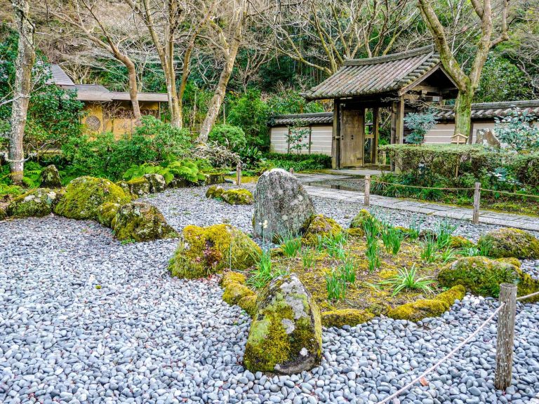 Zuisen-ji Temple: A Rinzai Buddhist Temple and Ashikaga Mortuary Temple in Kamakura