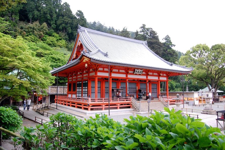 Katsuō-ji Temple: A Buddhist Pilgrimage Temple in Minoh, Japan
