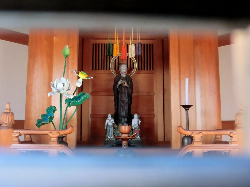 Iwafune Jizō-dō: A Buddhist Jizō Hall in Kamakura, Japan 3 Iwafune Jizō-dō