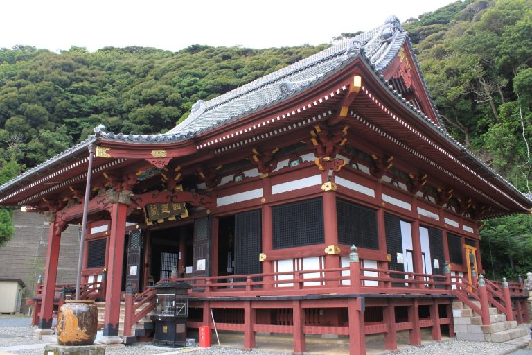 Nago-dera Temple: Buddhist Temple and Kannon Pilgrimage Site in Japan