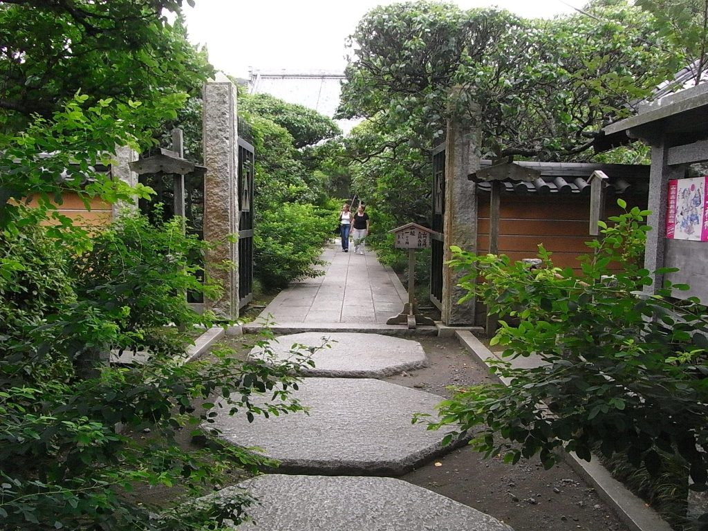Hōkai-ji Temple: A Tendai Buddhist Memorial Temple in Kamakura 2 Hōkai-ji Temple