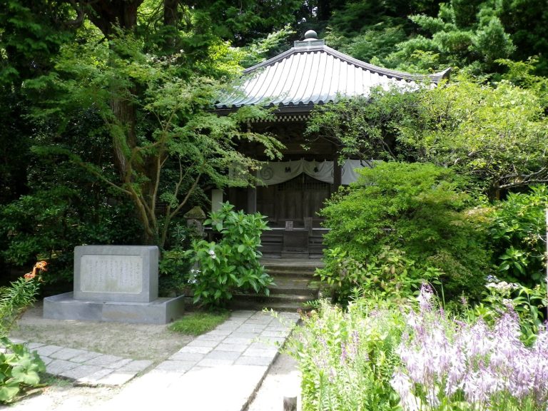Ankokuron-ji Temple: A Nichiren Buddhist Temple in Kamakura, Japan