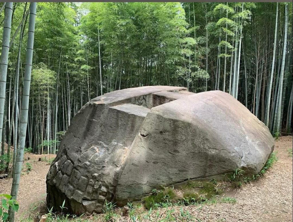 Masuda no Iwafune: An Asuka-Period Stone Monument in Japan 2 Masuda no Iwafune