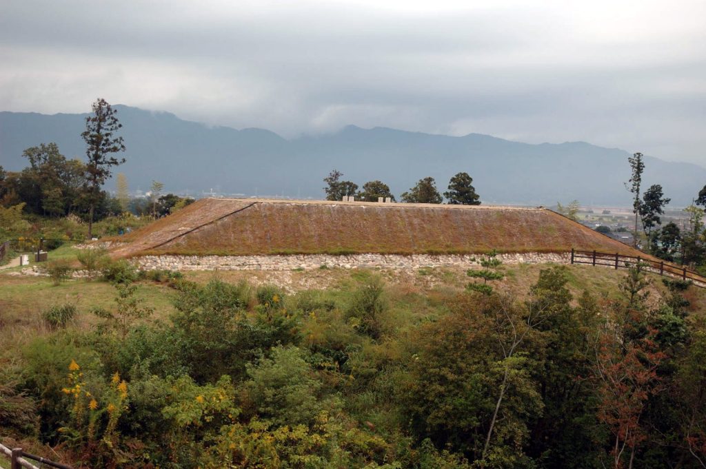 Nishidani Tumulus Cluster: A Multi-Period Burial Complex in Japan 2 Nishidani Tumulus Cluster