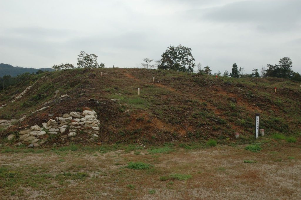 Nishidani Tumulus Cluster: A Multi-Period Burial Complex in Japan 3 Nishidani Tumulus Cluster