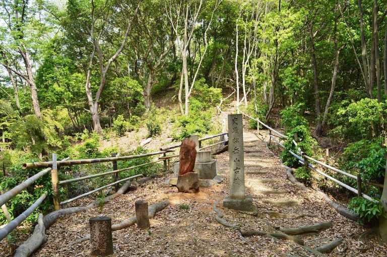 Matsuokayama Kofun: A Keyhole-Shaped Burial Mound in Japan
