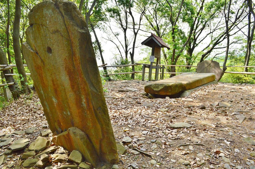Matsuokayama Kofun: A Keyhole-Shaped Burial Mound in Japan 2 Matsuokayama Kofun