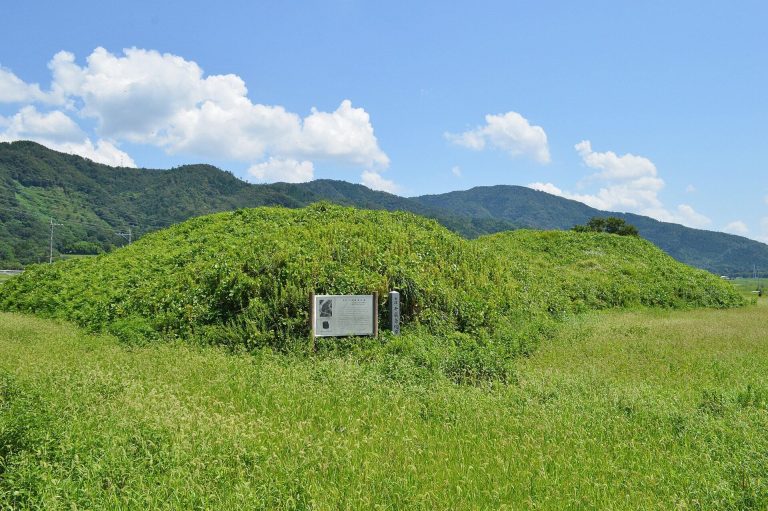 Chitose Kurumazuka Kofun: A Sixth-Century Elite Burial Mound in Japan