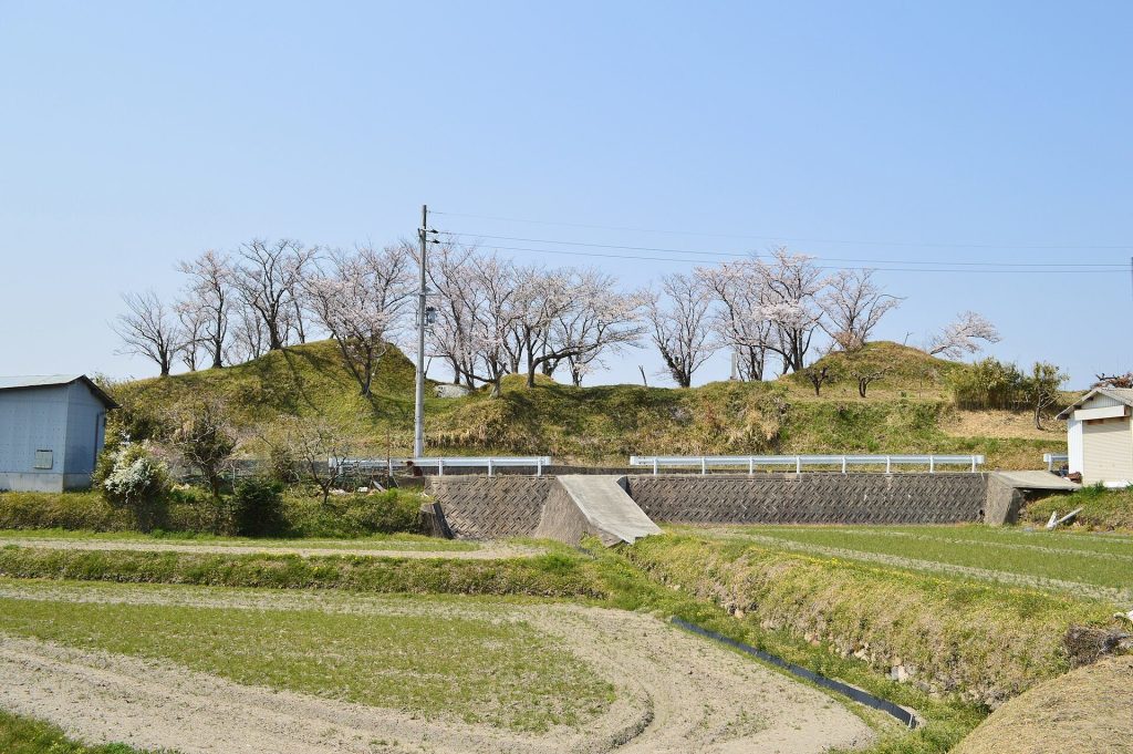 Futagozuka Kofun: A Paired-Square Burial Mound in Japan 1 Futagozuka Kofun