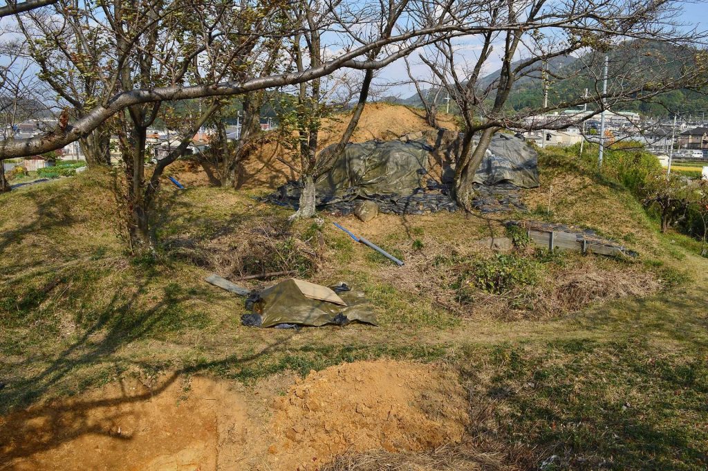Futagozuka Kofun: A Paired-Square Burial Mound in Japan 2 Futagozuka Kofun