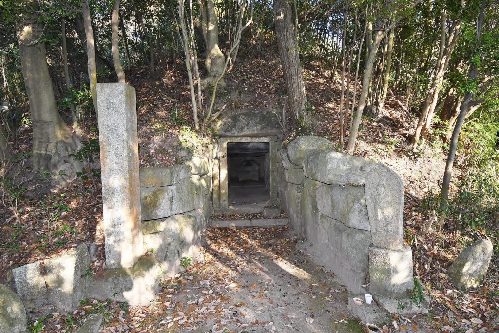Dainichi Kofun: A Late Kofun-Period Burial Mound in Japan 1 Dainichi Kofun
